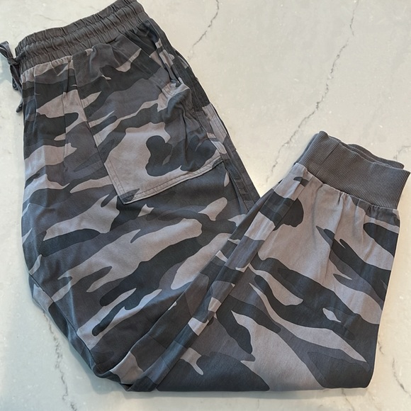 Splendid Women’s Jogger - Picture 2 of 5